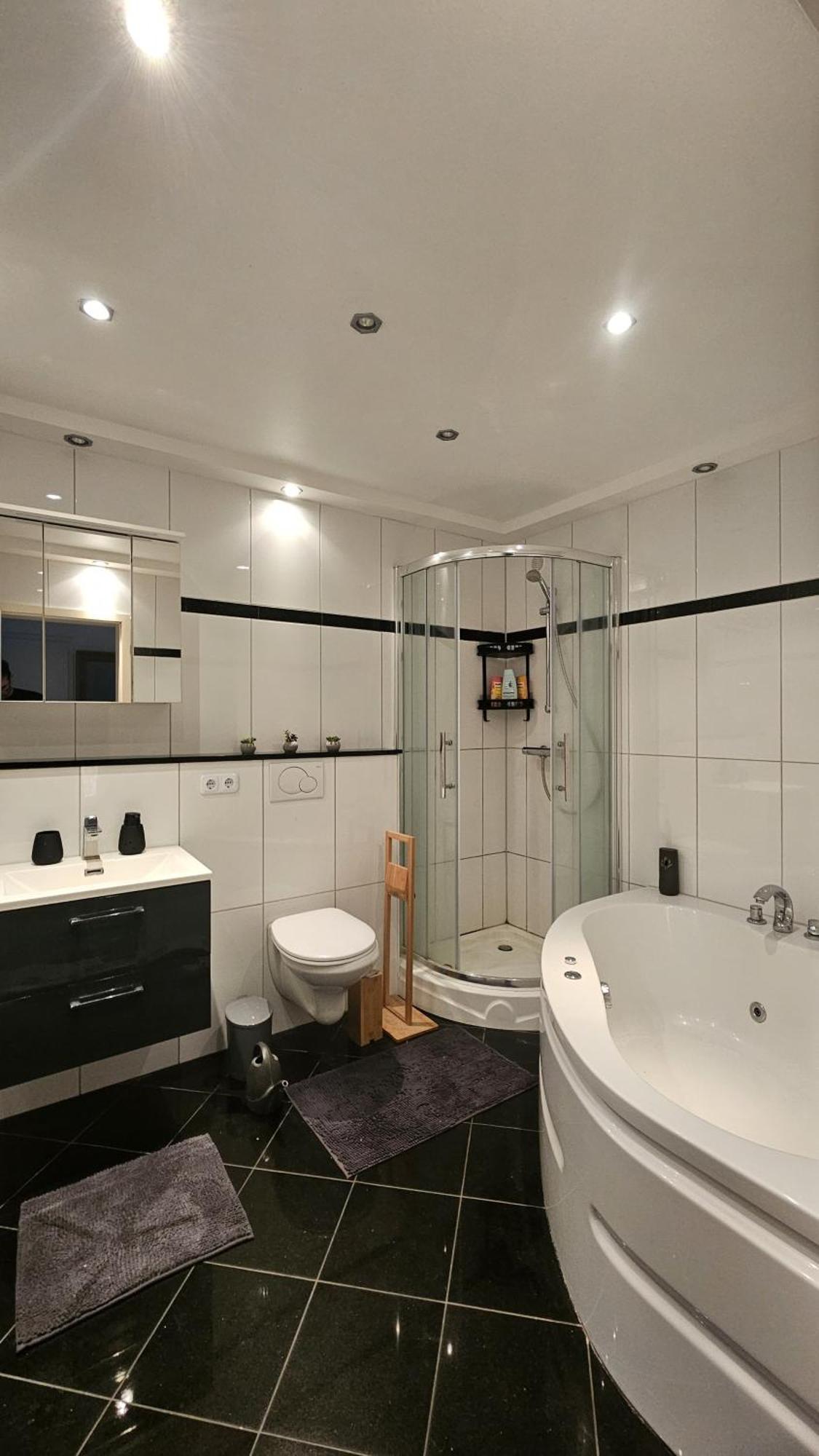 80 M2 Moderne Und Zentrale In Mit Eigenem Parkplatz Apartment